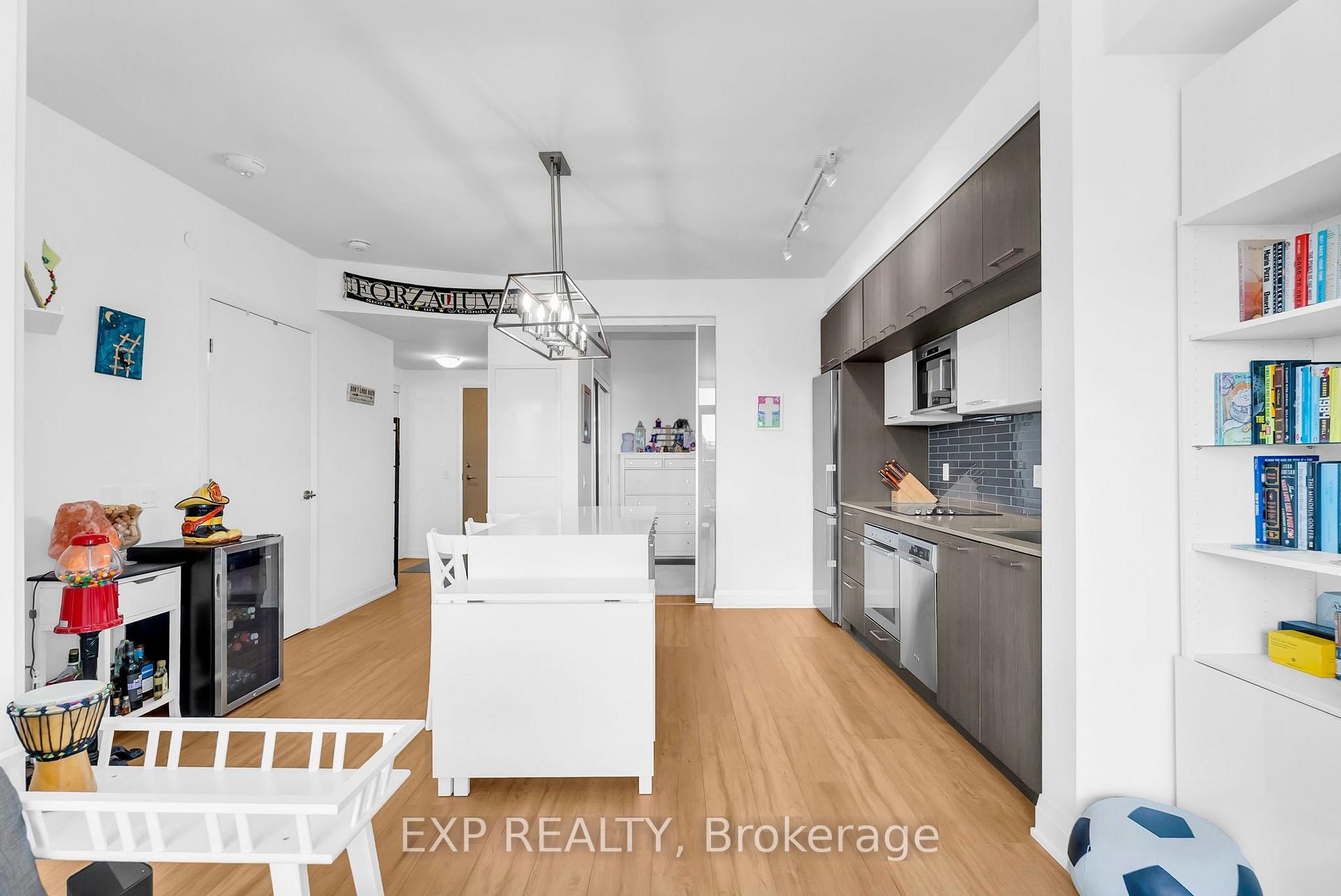 Photo 15 of Unit 421, 4800 Highway 7, Vaughan, East Woodbridge — HOMEH