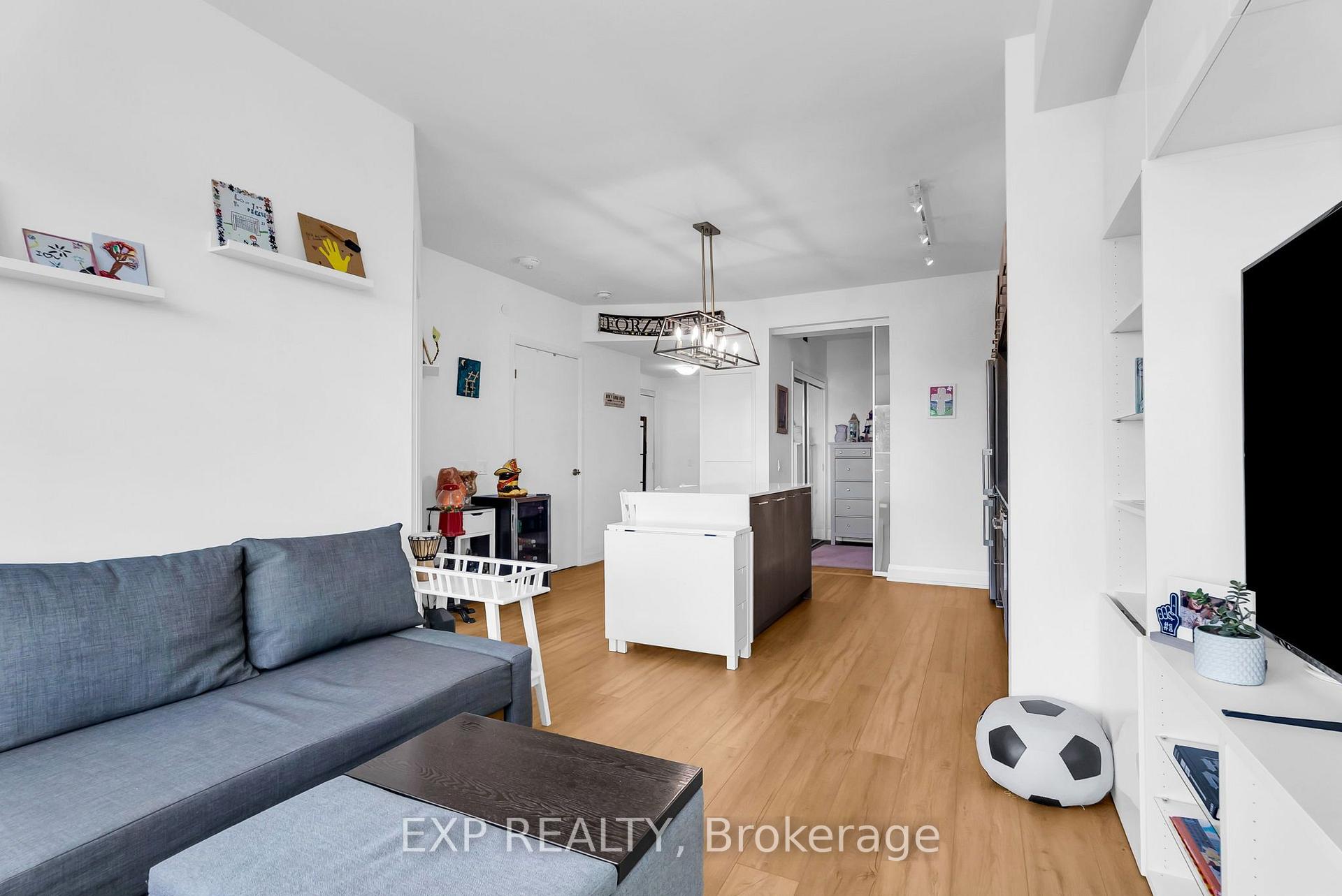Photo 21 of Unit 421, 4800 Highway 7, Vaughan, East Woodbridge — HOMEH