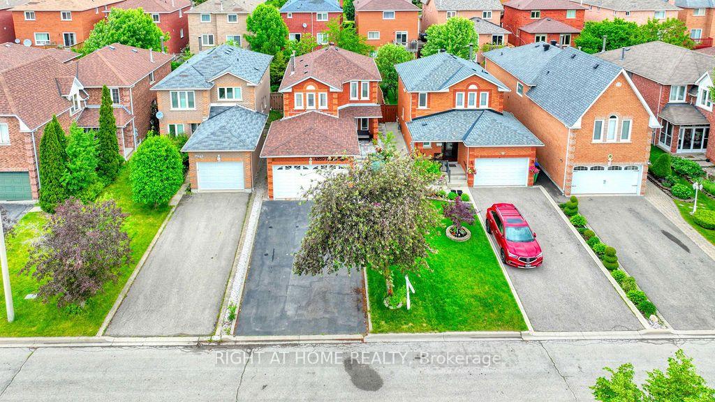 Photo 2 of 4769 Rosebush Road, Mississauga, East Credit — HOMEH