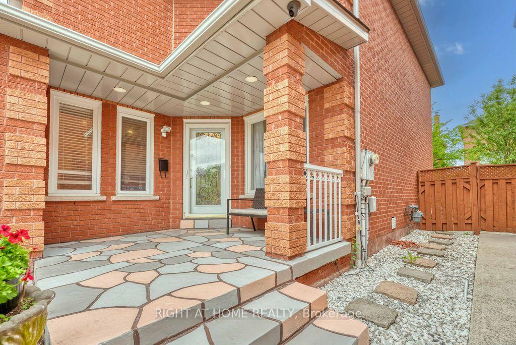 Photo 6 of 4769 Rosebush Road, Mississauga, East Credit — HOMEH