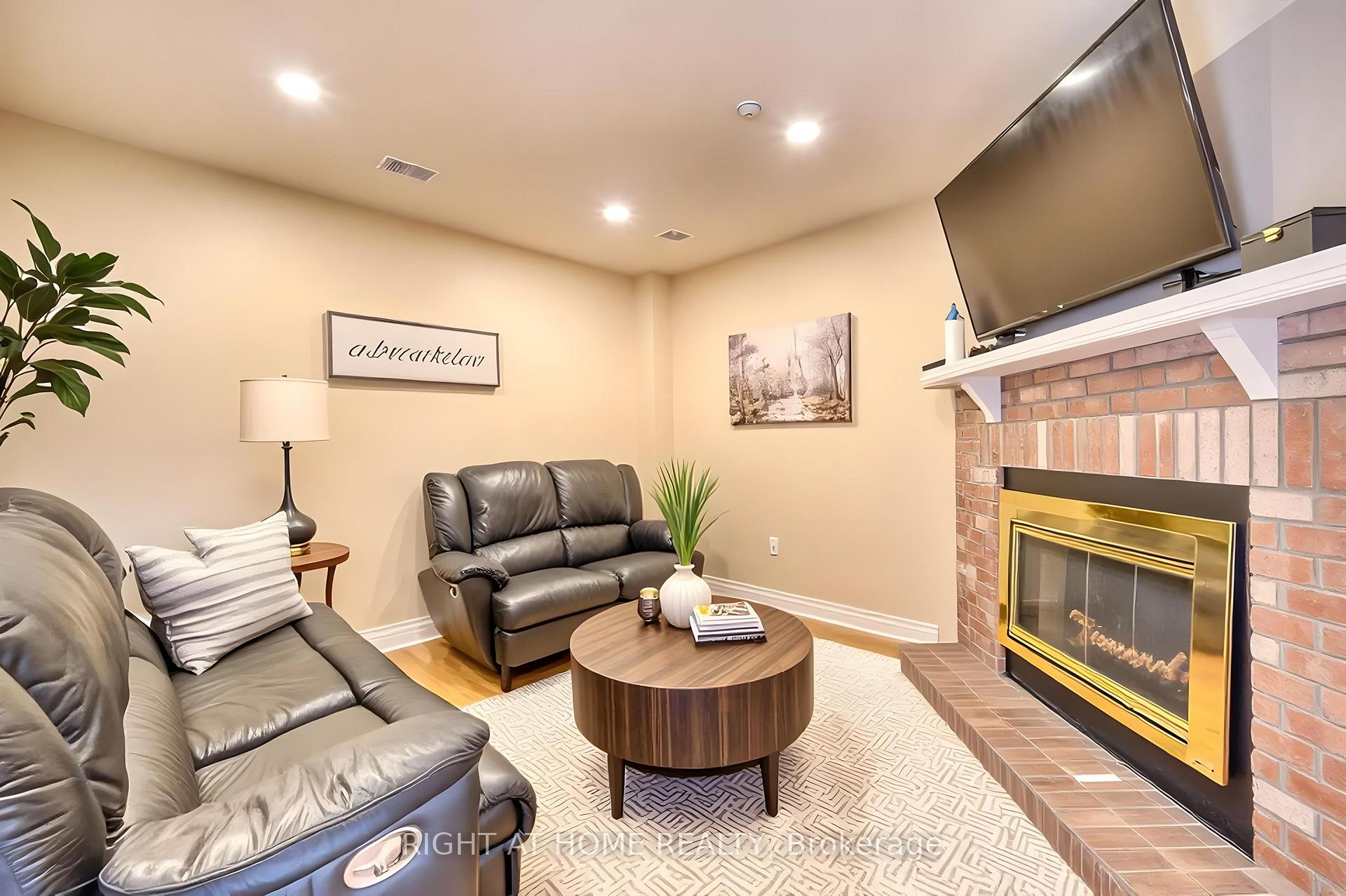 Photo 7 of 4769 Rosebush Road, Mississauga, East Credit — HOMEH