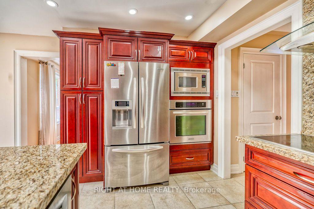 Photo 13 of 4769 Rosebush Road, Mississauga, East Credit — HOMEH