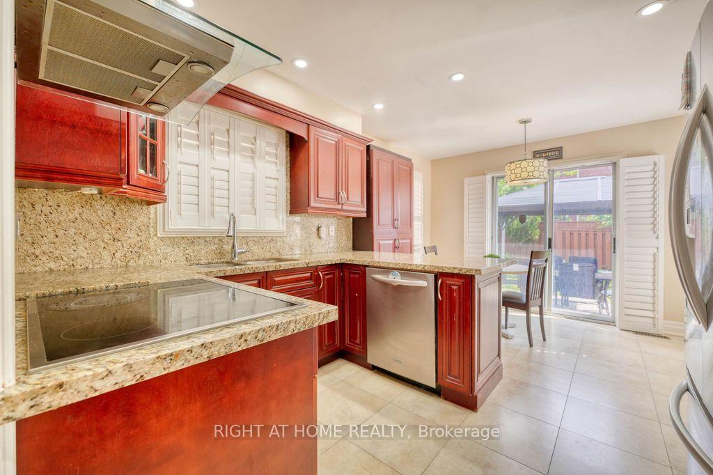 Photo 14 of 4769 Rosebush Road, Mississauga, East Credit — HOMEH