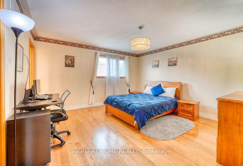 Photo 18 of 4769 Rosebush Road, Mississauga, East Credit — HOMEH