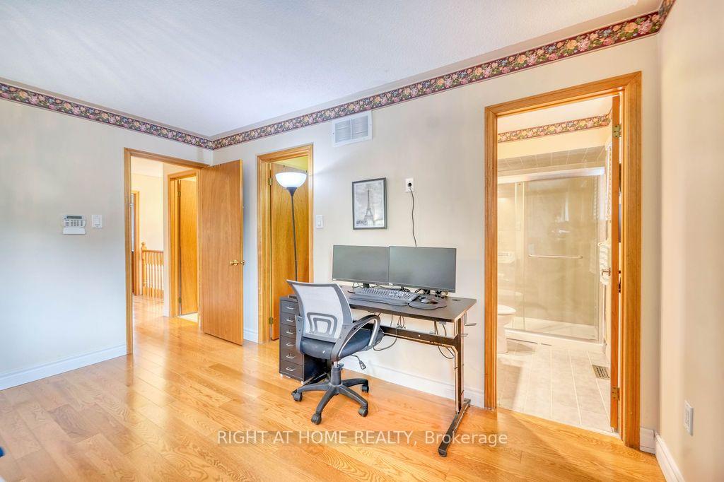 Photo 19 of 4769 Rosebush Road, Mississauga, East Credit — HOMEH