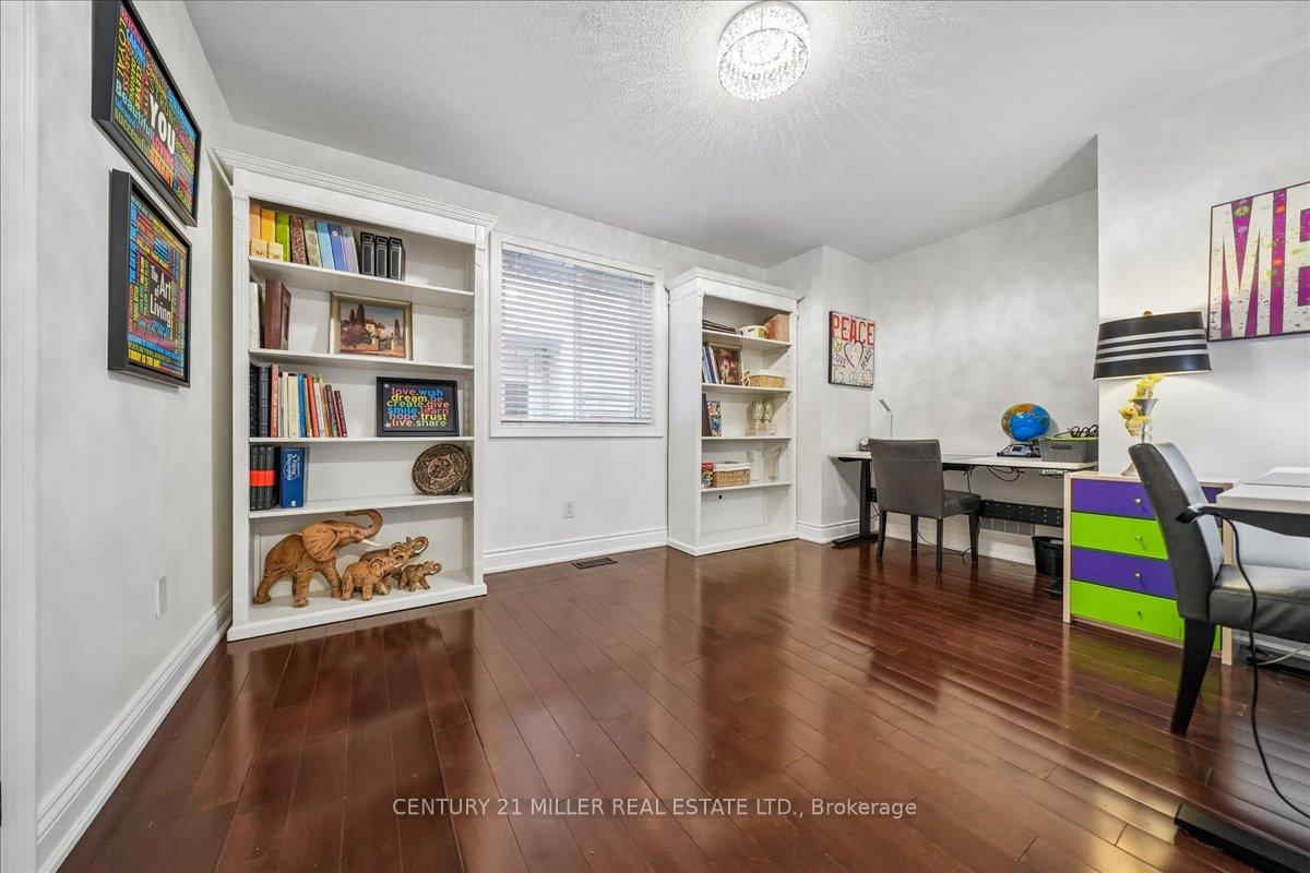 Photo 18 of 2371 Calloway Drive, Oakville, Westmount — HOMEH