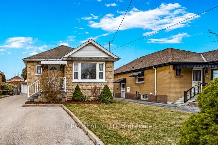 Photo 2 of 146 Glencarry Avenue, Hamilton, Glenview — HOMEH