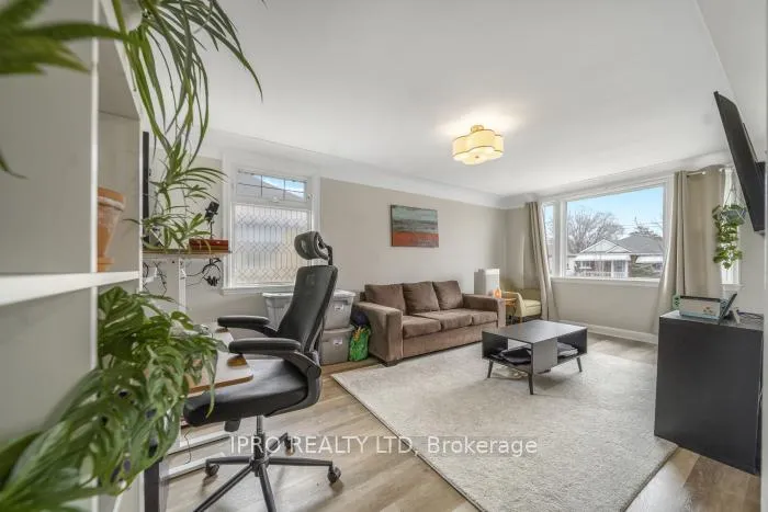 Photo 8 of 146 Glencarry Avenue, Hamilton, Glenview — HOMEH