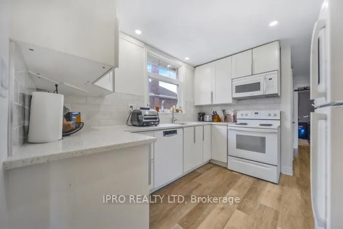 Photo 13 of 146 Glencarry Avenue, Hamilton, Glenview — HOMEH