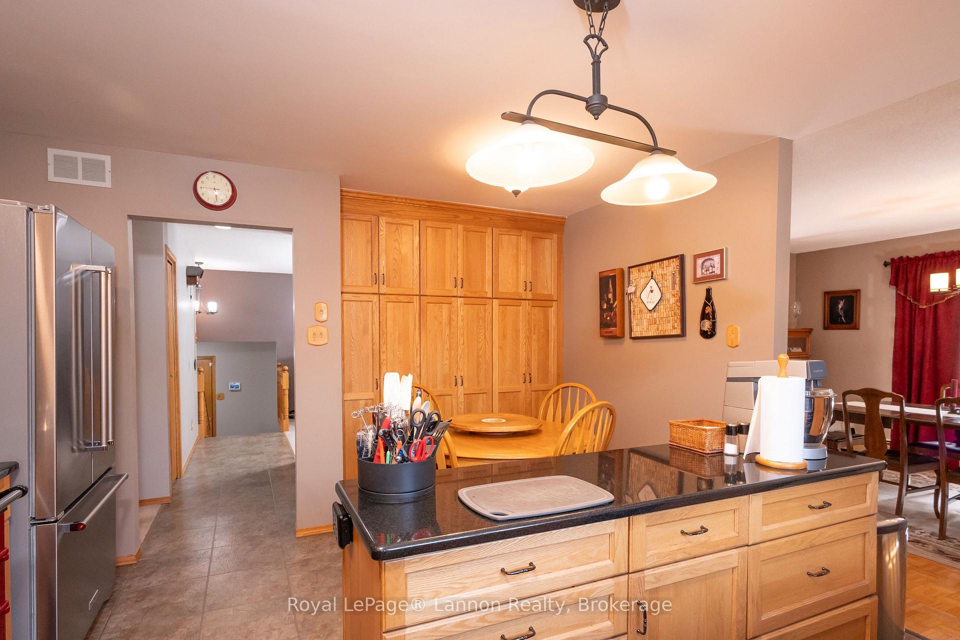 Photo 21 of 110 Chercover Drive, Thunder Bay, John Street South — HOMEH