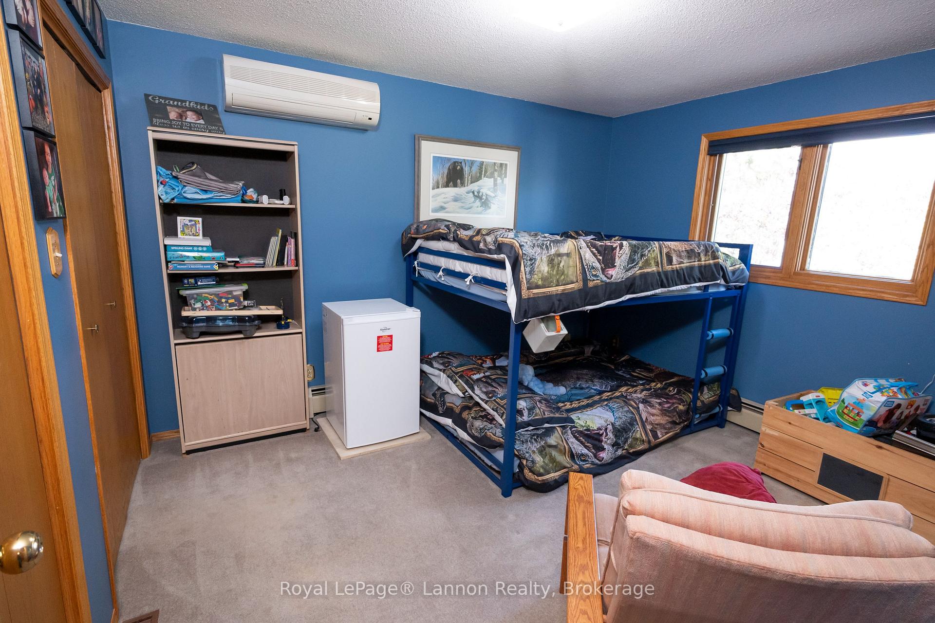 Photo 23 of 110 Chercover Drive, Thunder Bay, John Street South — HOMEH