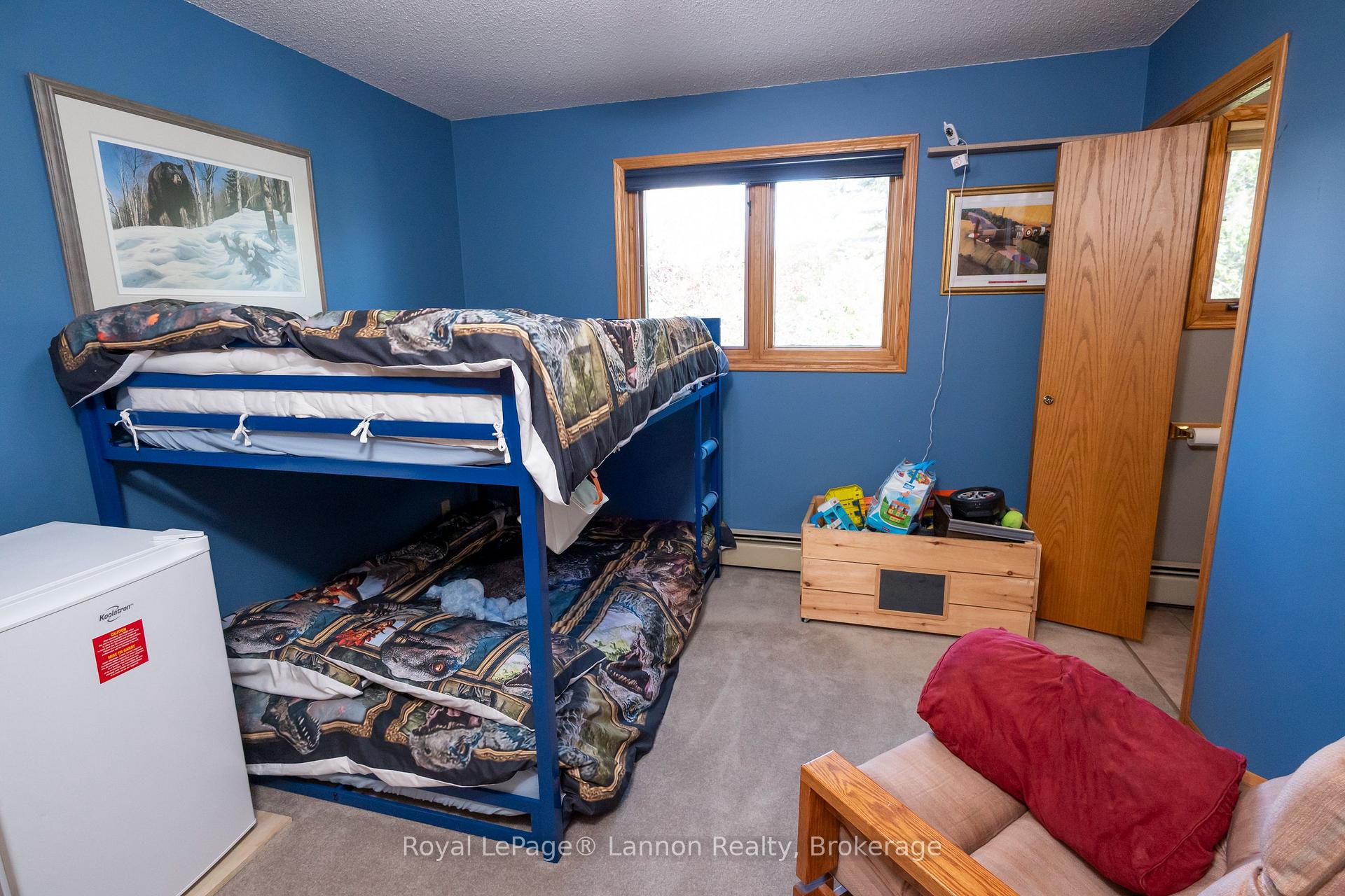 Photo 25 of 110 Chercover Drive, Thunder Bay, John Street South — HOMEH