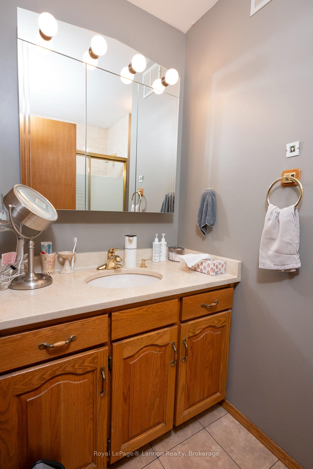 Photo 31 of 110 Chercover Drive, Thunder Bay, John Street South — HOMEH