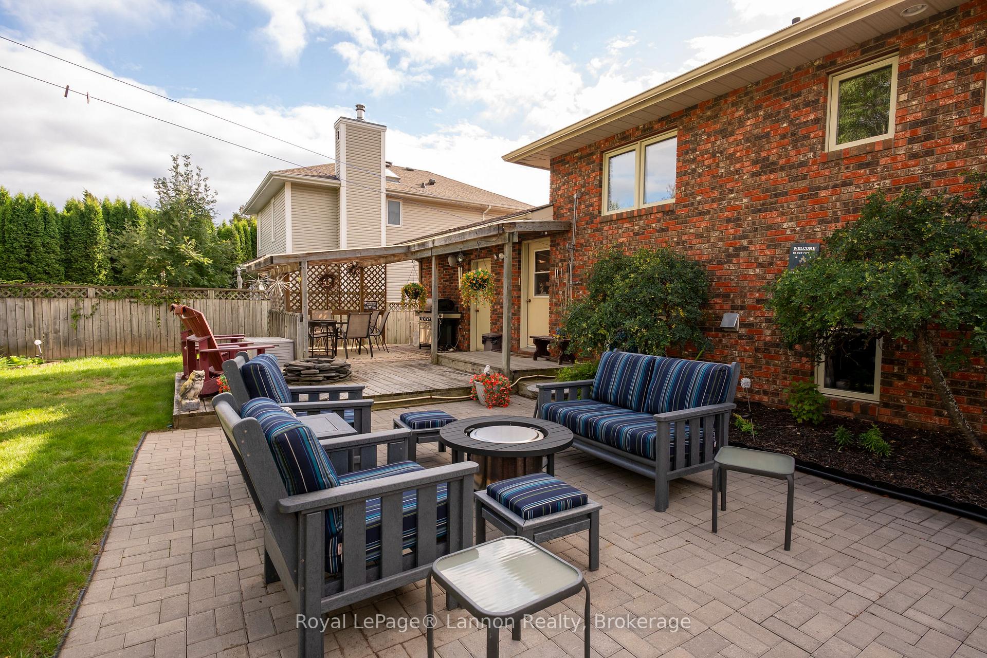Photo 2 of 110 Chercover Drive, Thunder Bay, John Street South — HOMEH