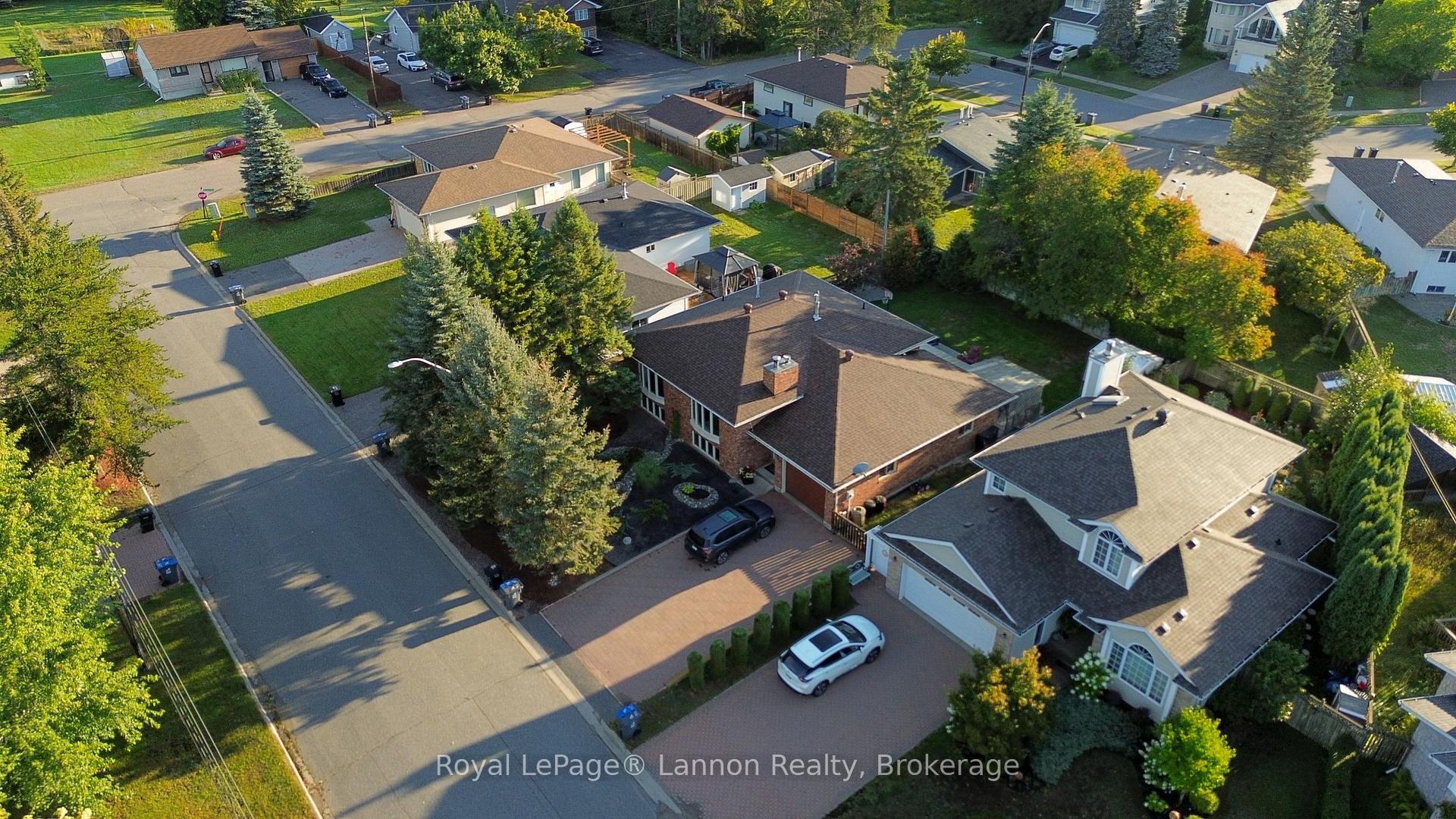 Photo 3 of 110 Chercover Drive, Thunder Bay, John Street South — HOMEH