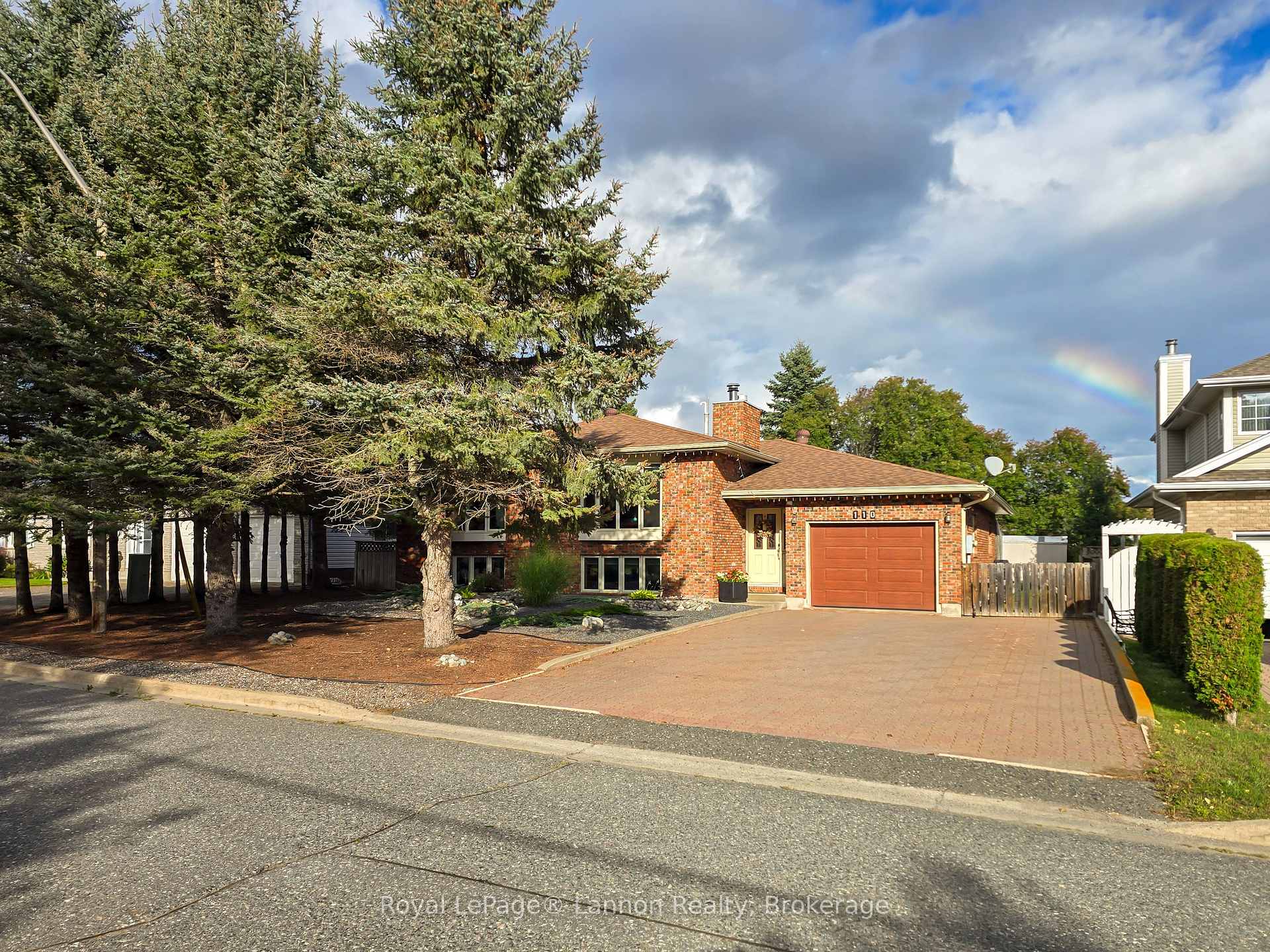 Photo 54 of 110 Chercover Drive, Thunder Bay, John Street South — HOMEH