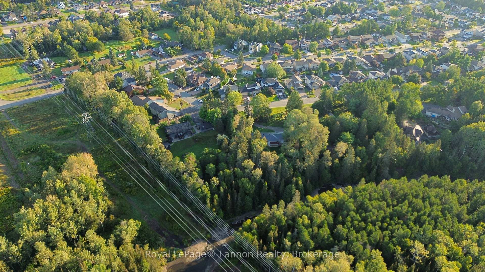 Photo 7 of 110 Chercover Drive, Thunder Bay, John Street South — HOMEH