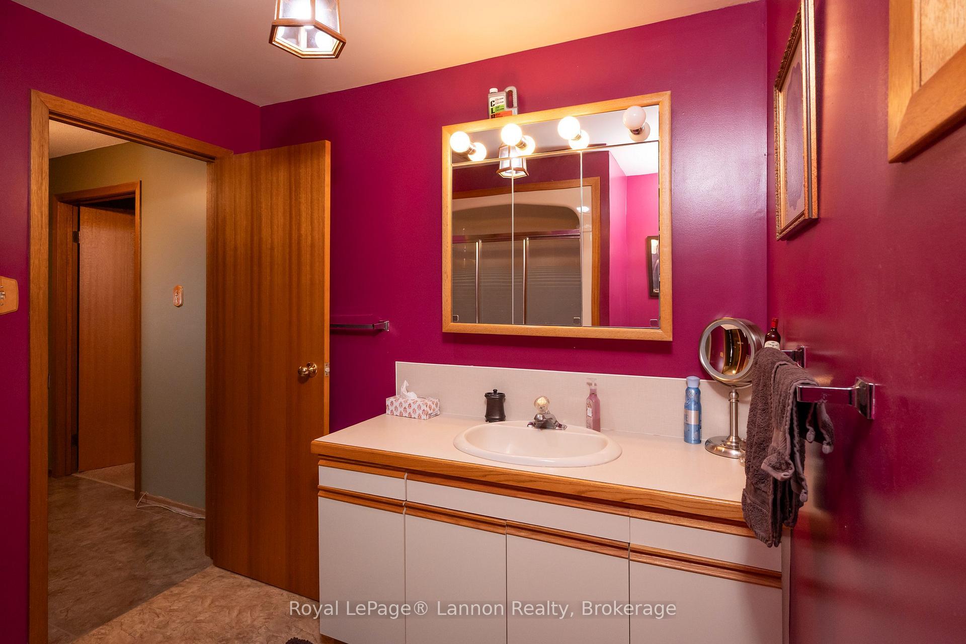 Photo 43 of 110 Chercover Drive, Thunder Bay, John Street South — HOMEH