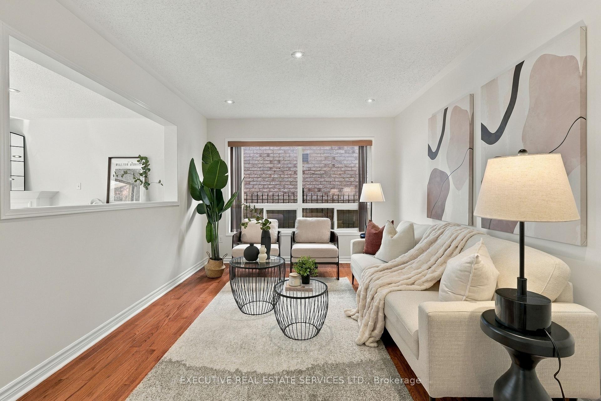Photo 12 of 184 Queen Mary Drive, Brampton, Fletcher's Meadow — HOMEH