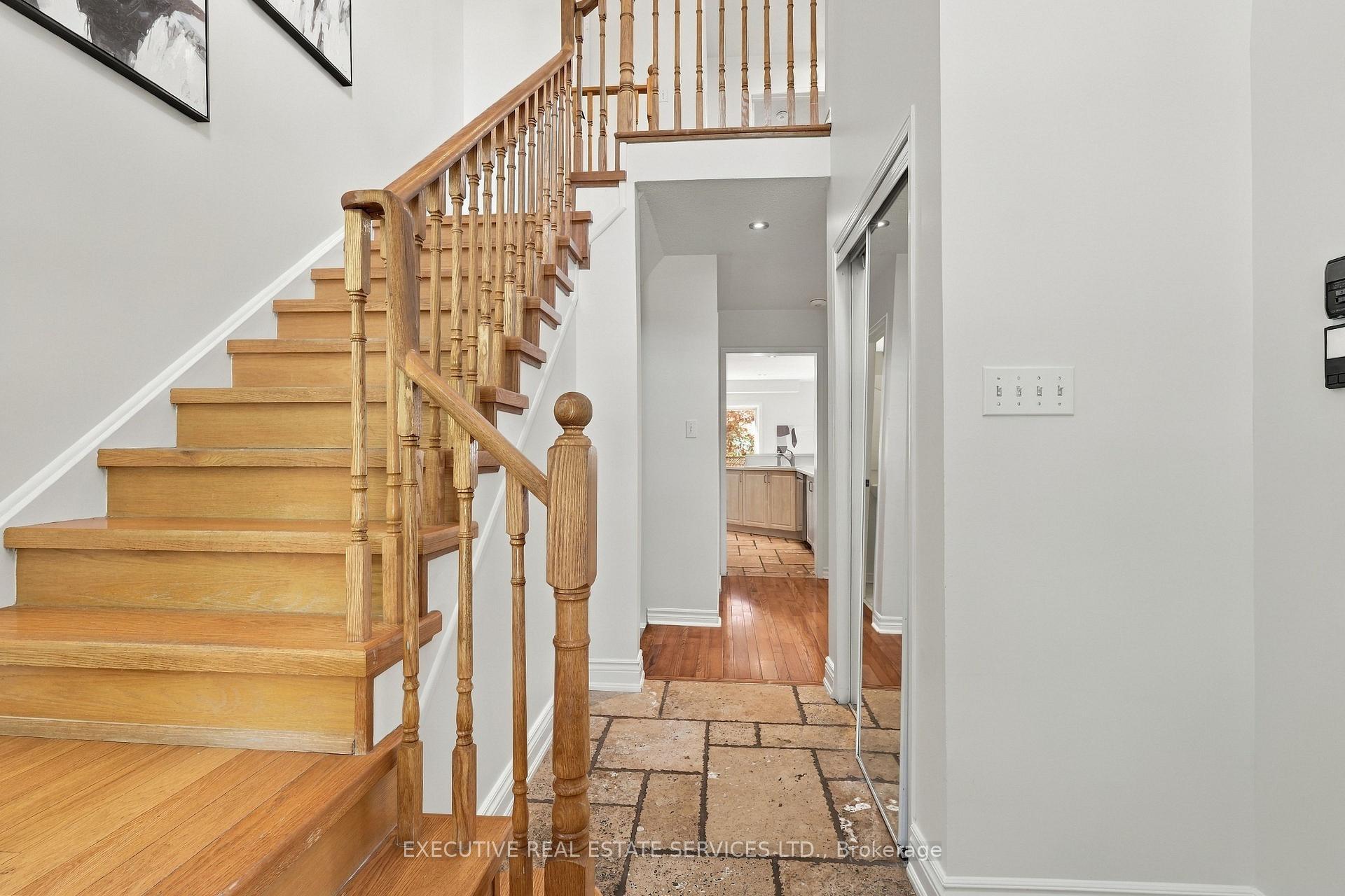 Photo 16 of 184 Queen Mary Drive, Brampton, Fletcher's Meadow — HOMEH