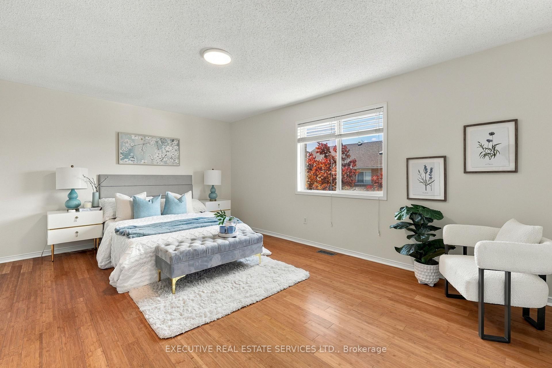 Photo 20 of 184 Queen Mary Drive, Brampton, Fletcher's Meadow — HOMEH