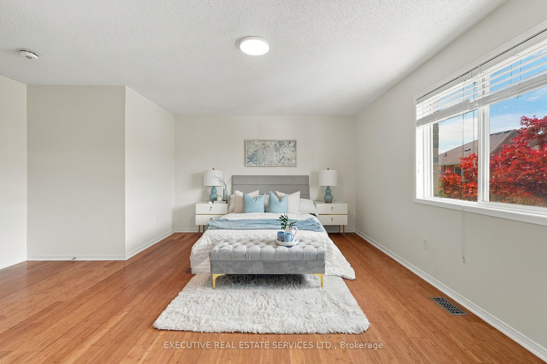 Photo 21 of 184 Queen Mary Drive, Brampton, Fletcher's Meadow — HOMEH