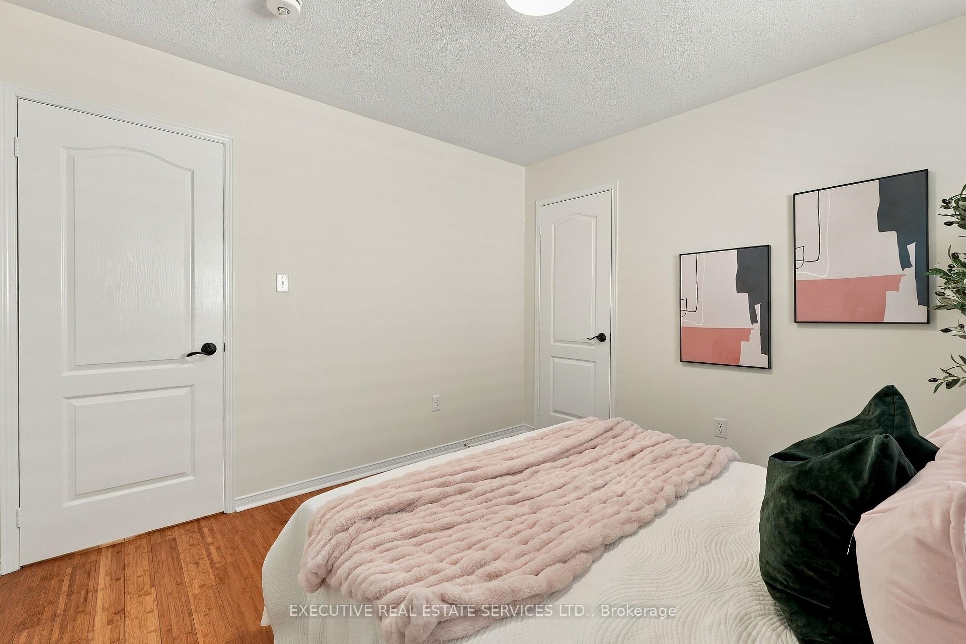 Photo 28 of 184 Queen Mary Drive, Brampton, Fletcher's Meadow — HOMEH