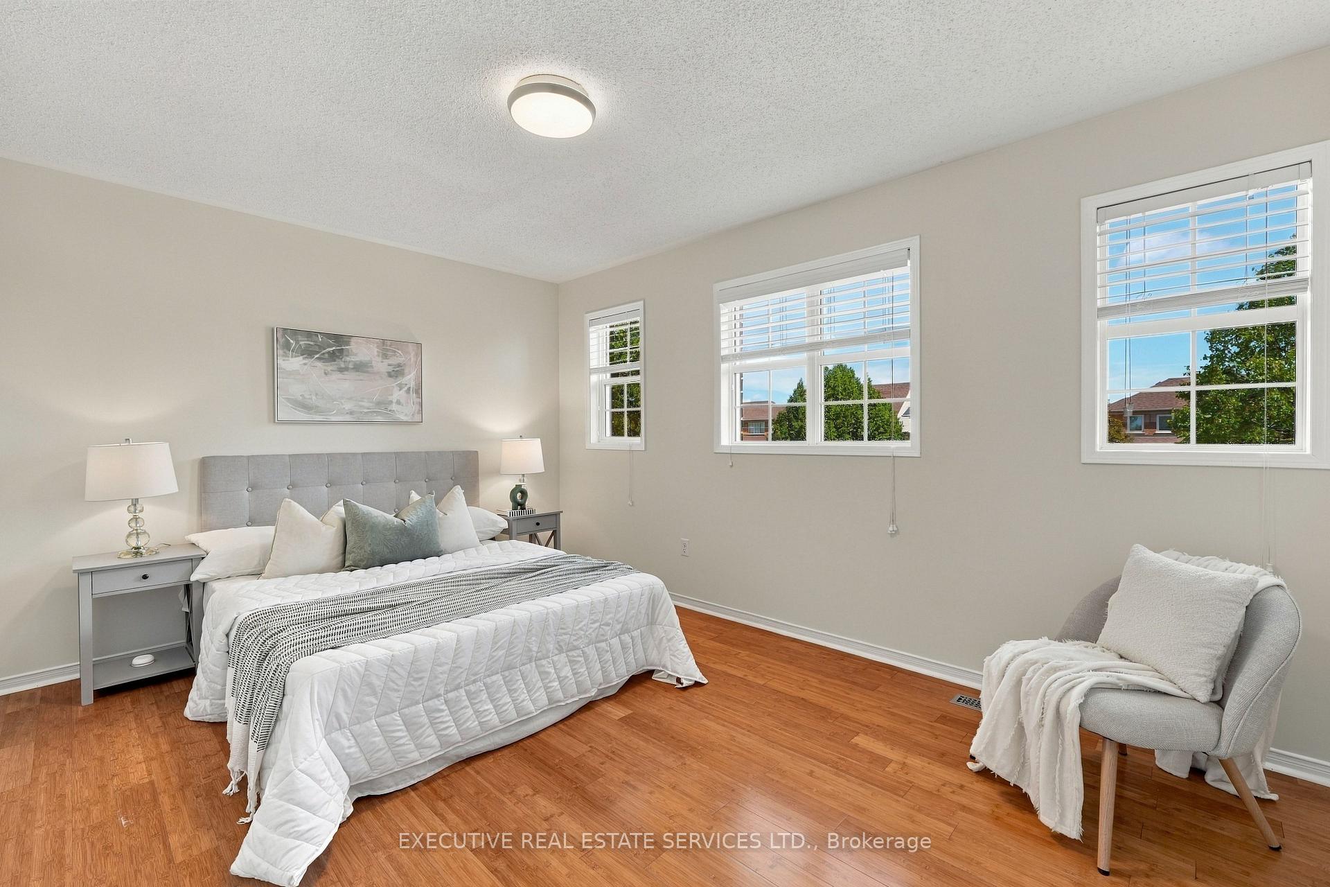 Photo 29 of 184 Queen Mary Drive, Brampton, Fletcher's Meadow — HOMEH