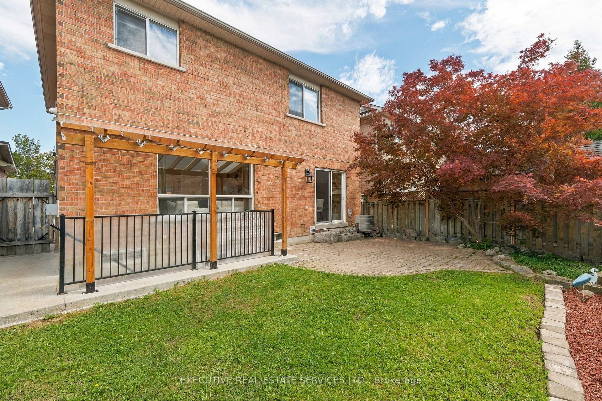 Photo 34 of 184 Queen Mary Drive, Brampton, Fletcher's Meadow — HOMEH