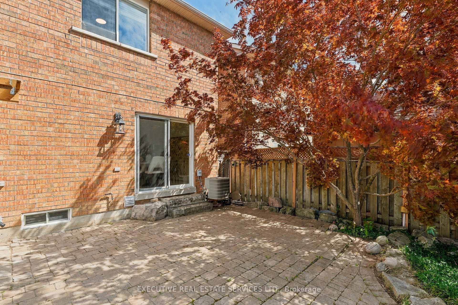 Photo 35 of 184 Queen Mary Drive, Brampton, Fletcher's Meadow — HOMEH