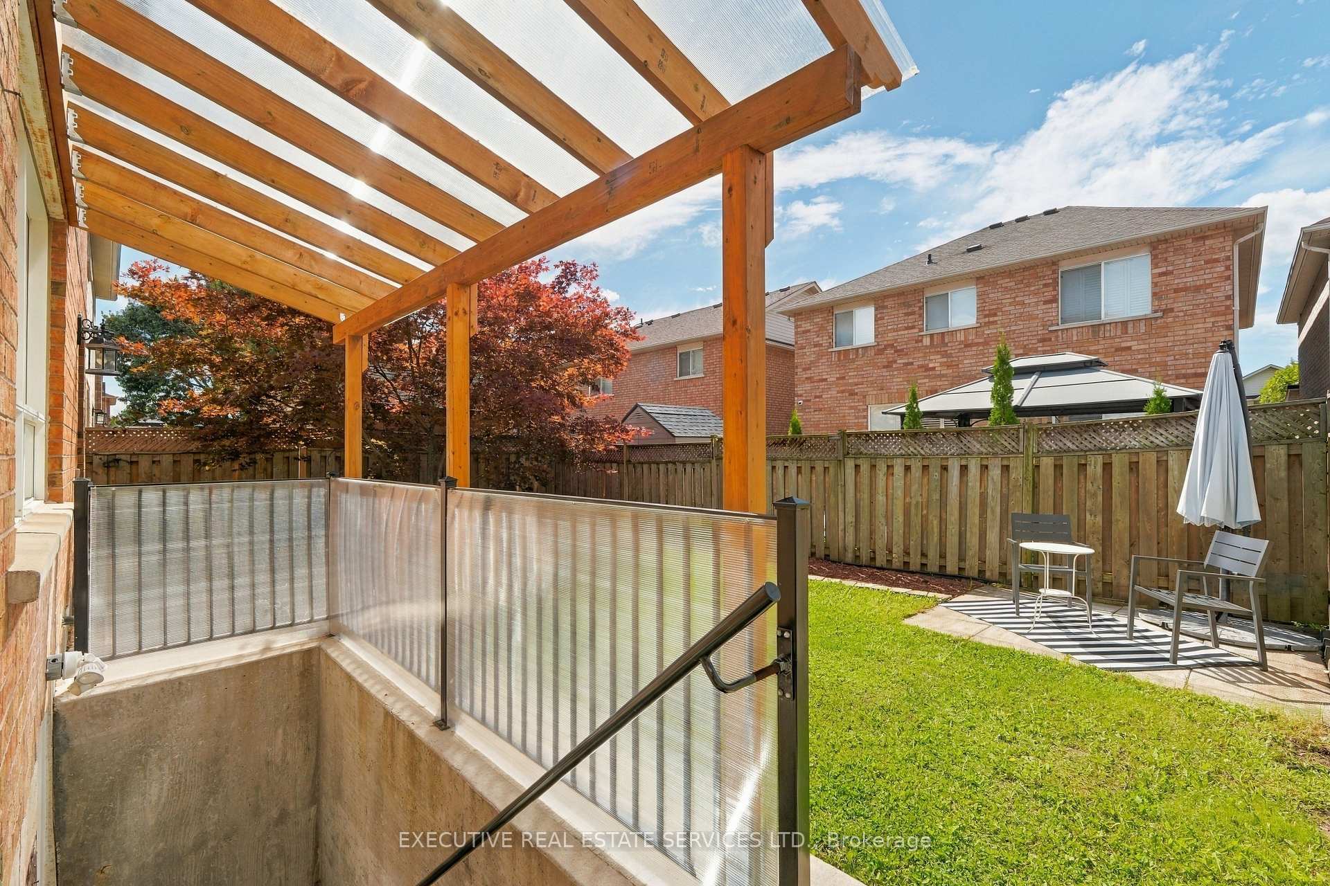 Photo 36 of 184 Queen Mary Drive, Brampton, Fletcher's Meadow — HOMEH