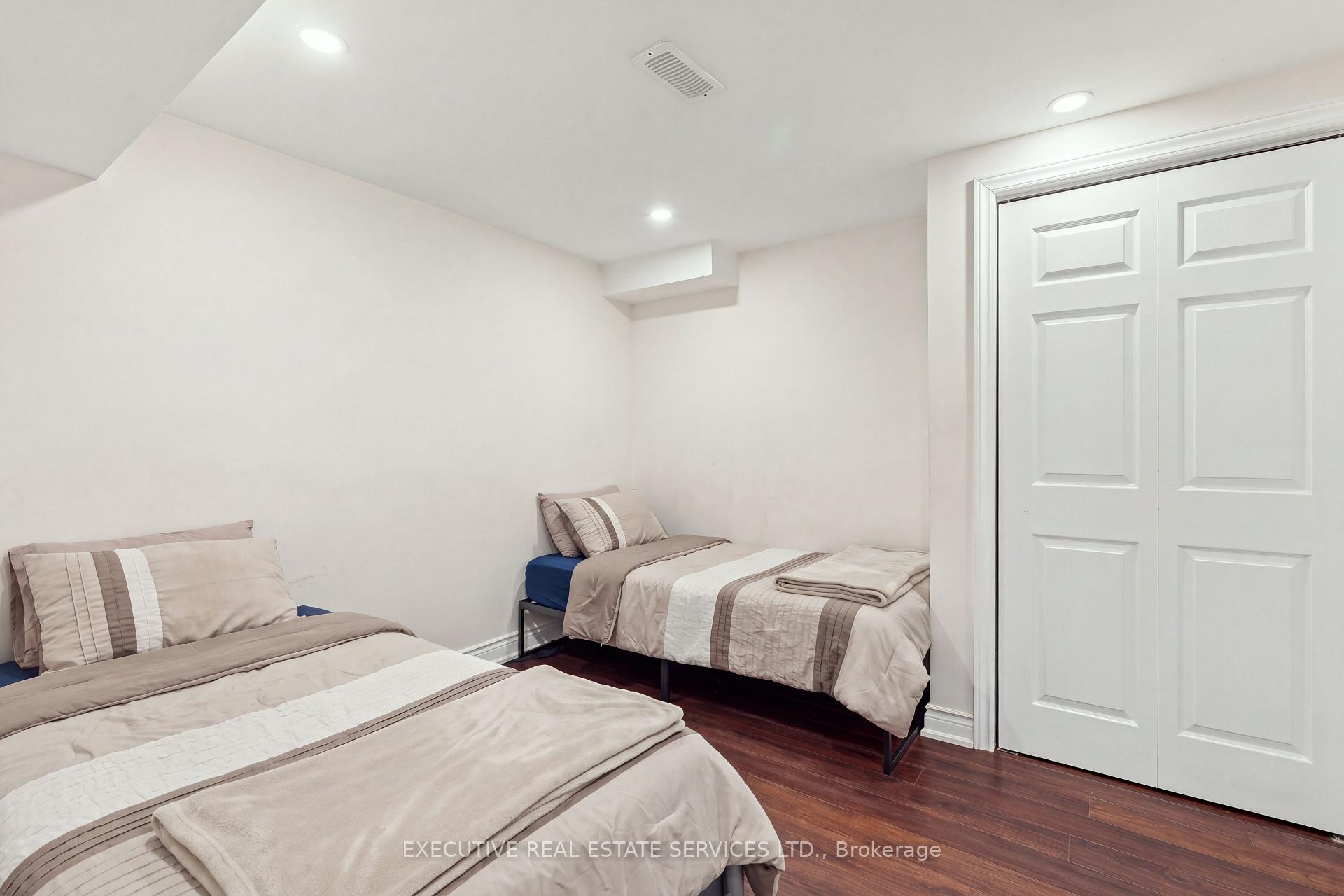 Photo 44 of 184 Queen Mary Drive, Brampton, Fletcher's Meadow — HOMEH