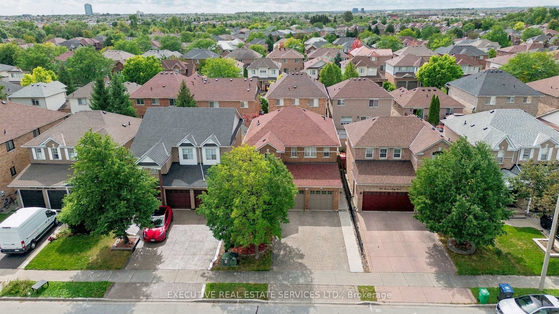 Photo 48 of 184 Queen Mary Drive, Brampton, Fletcher's Meadow — HOMEH