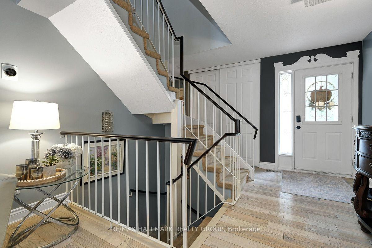 Photo 4 of 295 Kennedy Lane E, Ottawa, Bilberry Creek/Queenswood Heights — HOMEH