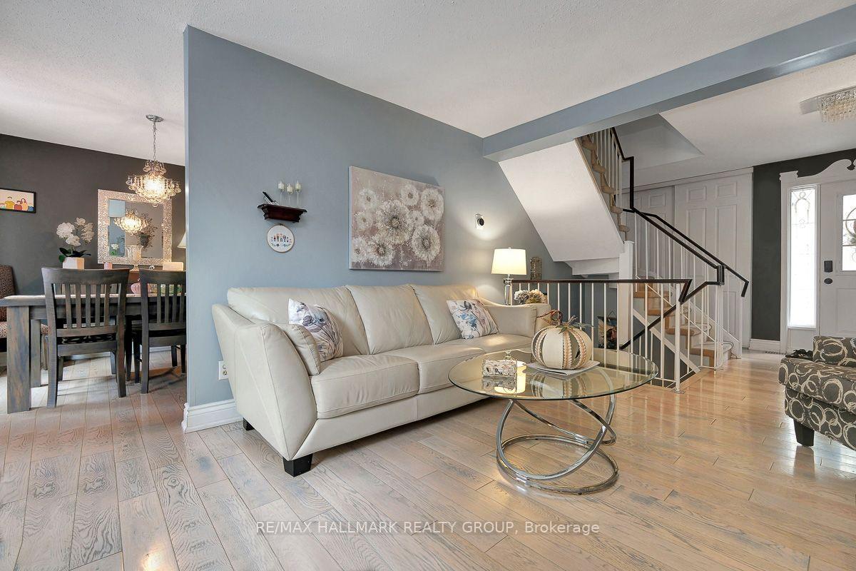 Photo 11 of 295 Kennedy Lane E, Ottawa, Bilberry Creek/Queenswood Heights — HOMEH