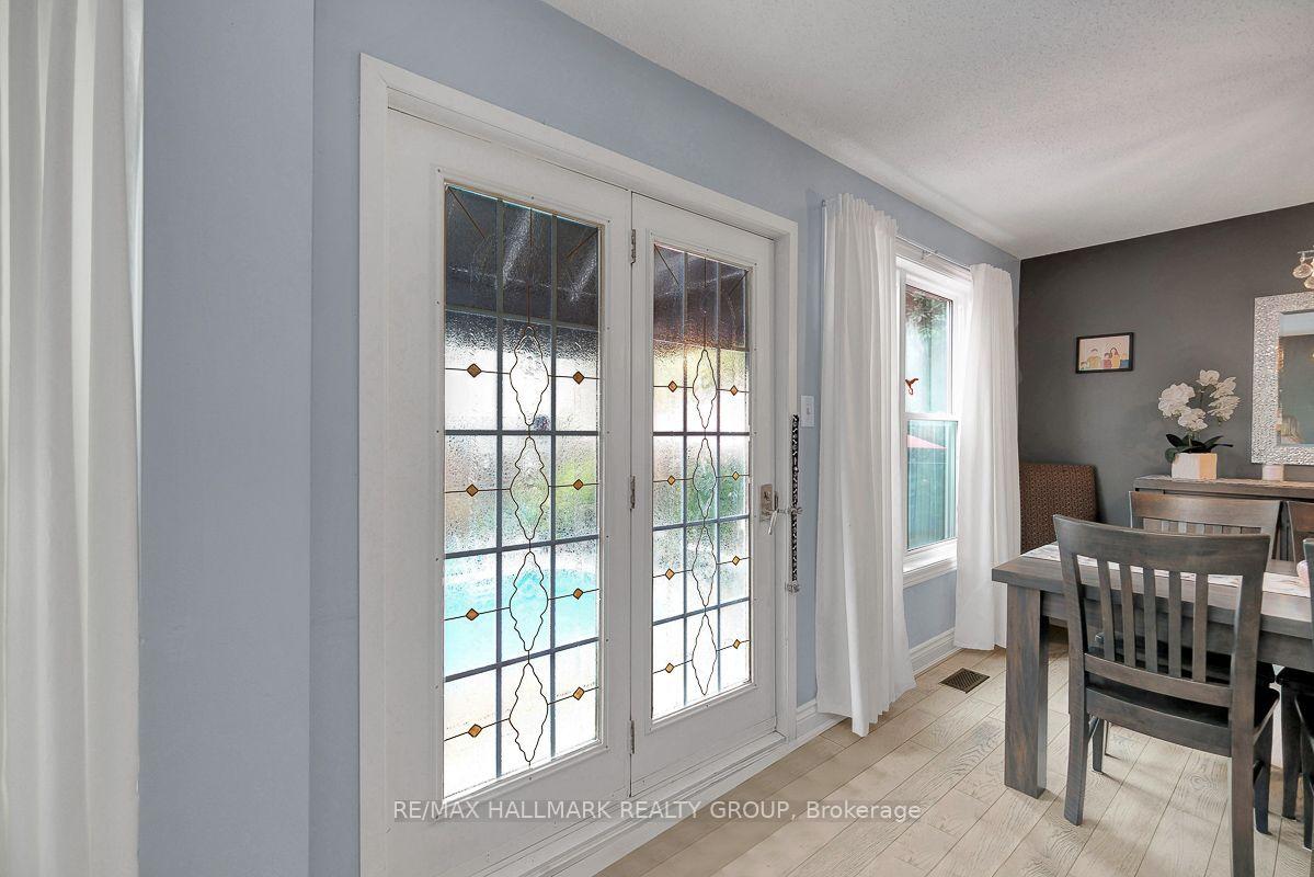 Photo 14 of 295 Kennedy Lane E, Ottawa, Bilberry Creek/Queenswood Heights — HOMEH