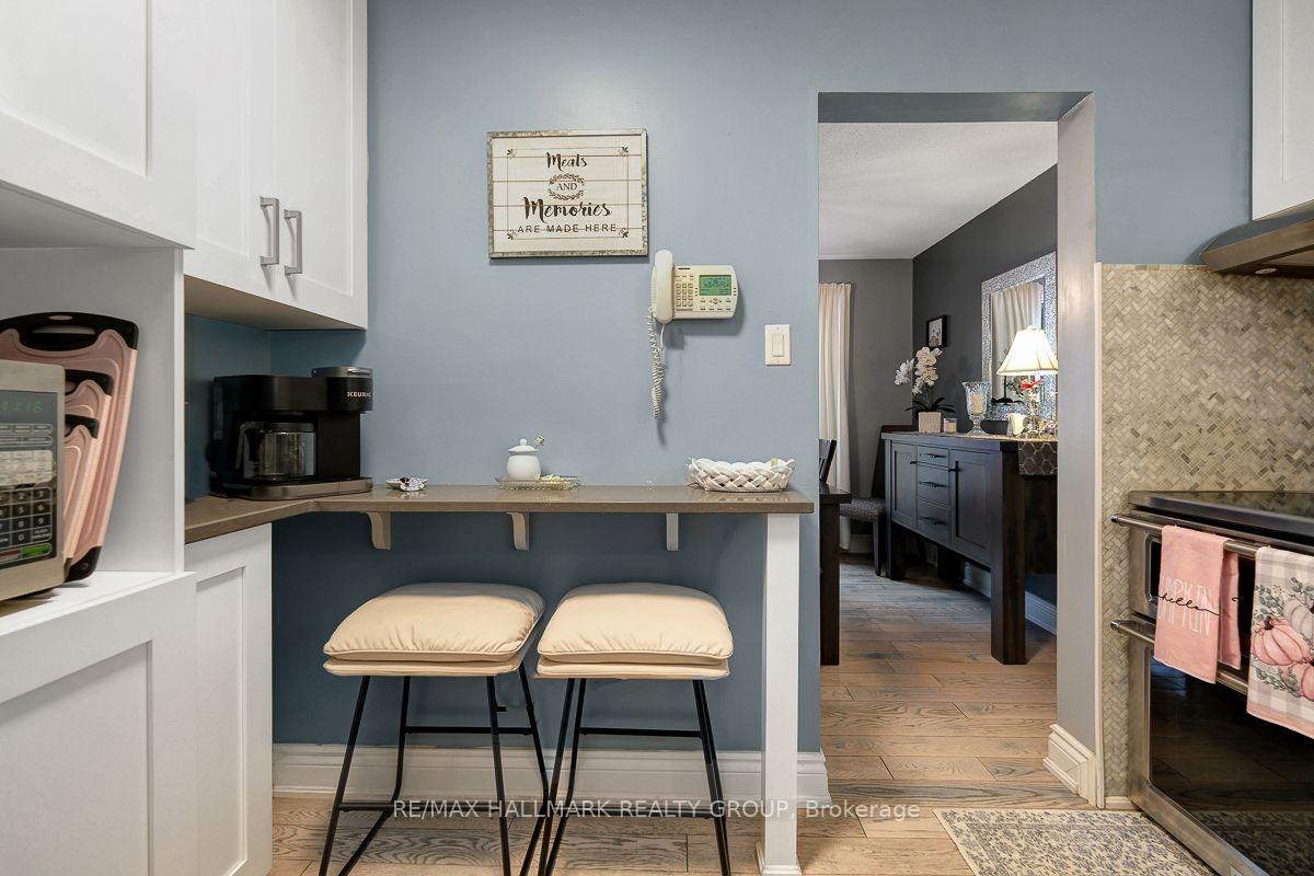 Photo 20 of 295 Kennedy Lane E, Ottawa, Bilberry Creek/Queenswood Heights — HOMEH