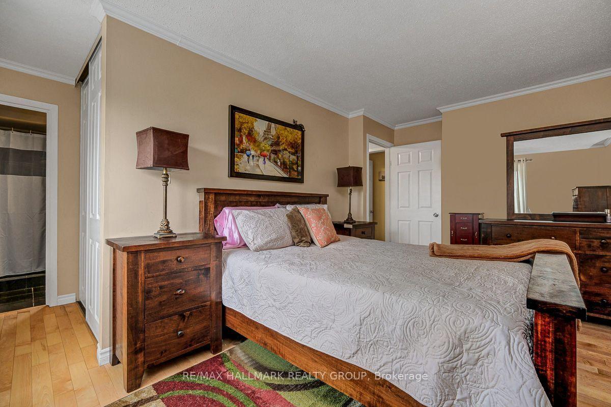 Photo 25 of 295 Kennedy Lane E, Ottawa, Bilberry Creek/Queenswood Heights — HOMEH