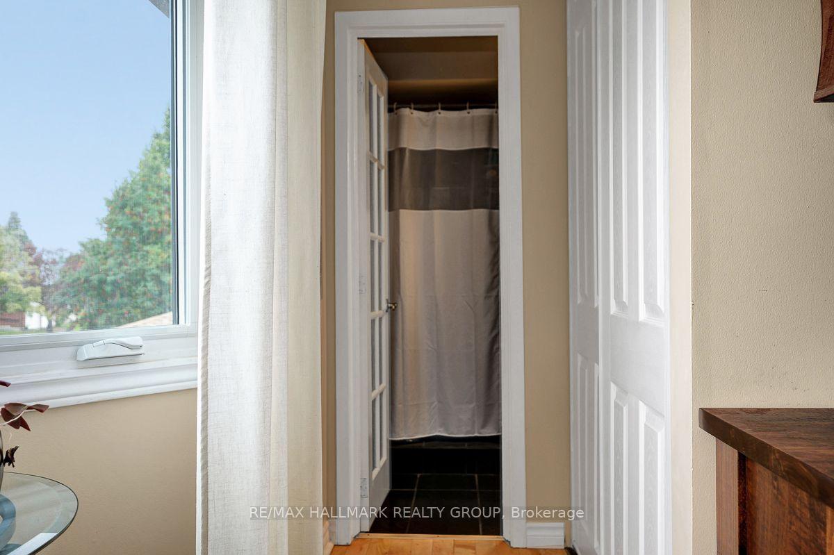 Photo 26 of 295 Kennedy Lane E, Ottawa, Bilberry Creek/Queenswood Heights — HOMEH