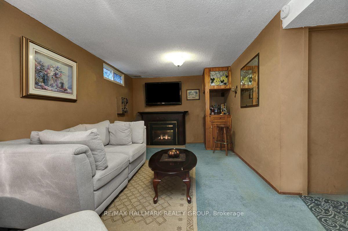 Photo 32 of 295 Kennedy Lane E, Ottawa, Bilberry Creek/Queenswood Heights — HOMEH