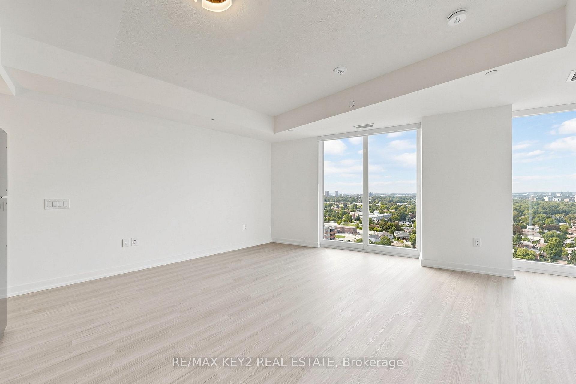 Photo 4 of Unit 2004, 4010 Eglinton Avenue W, Etobicoke, Humber Heights — HOMEH