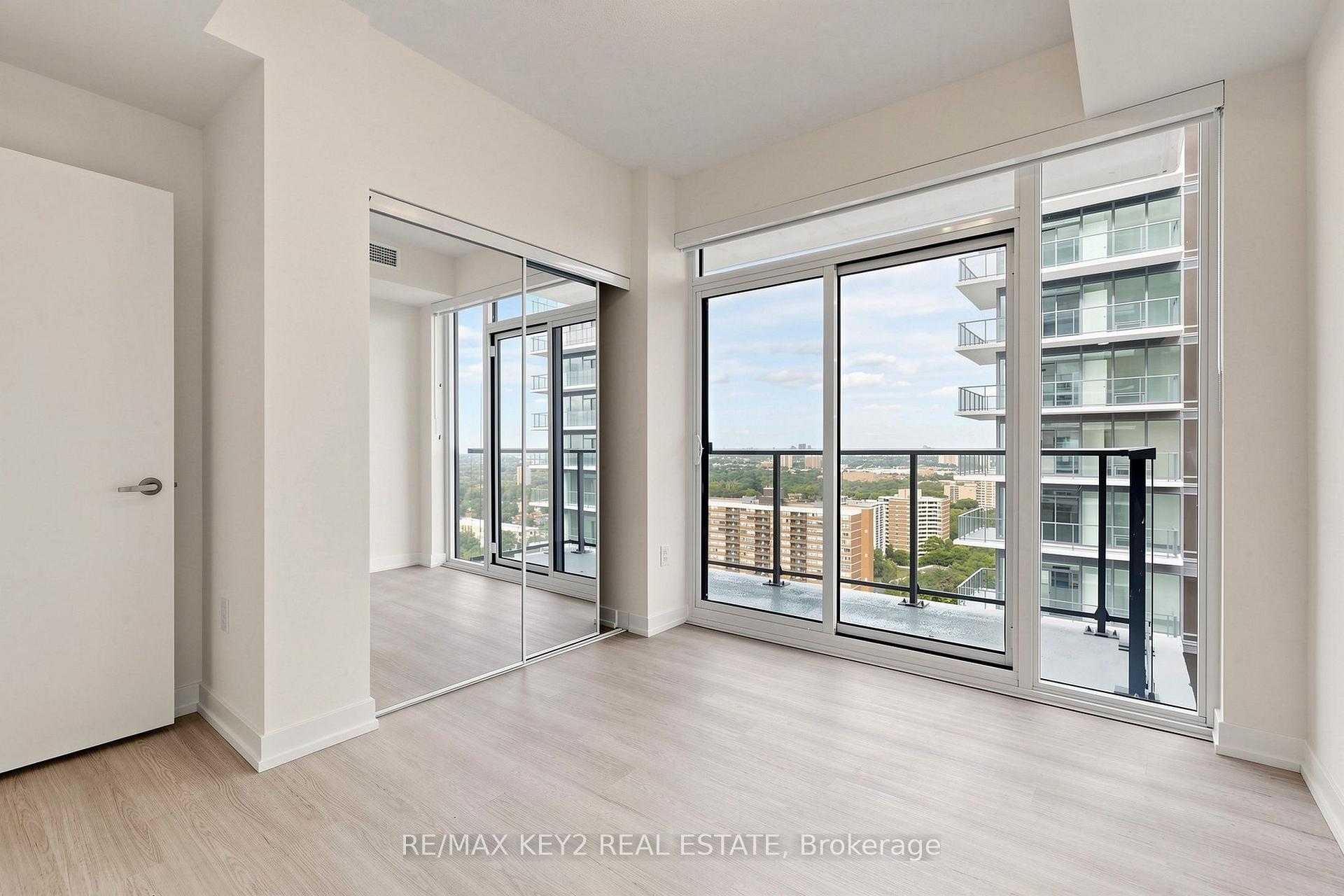 Photo 11 of Unit 2004, 4010 Eglinton Avenue W, Etobicoke, Humber Heights — HOMEH