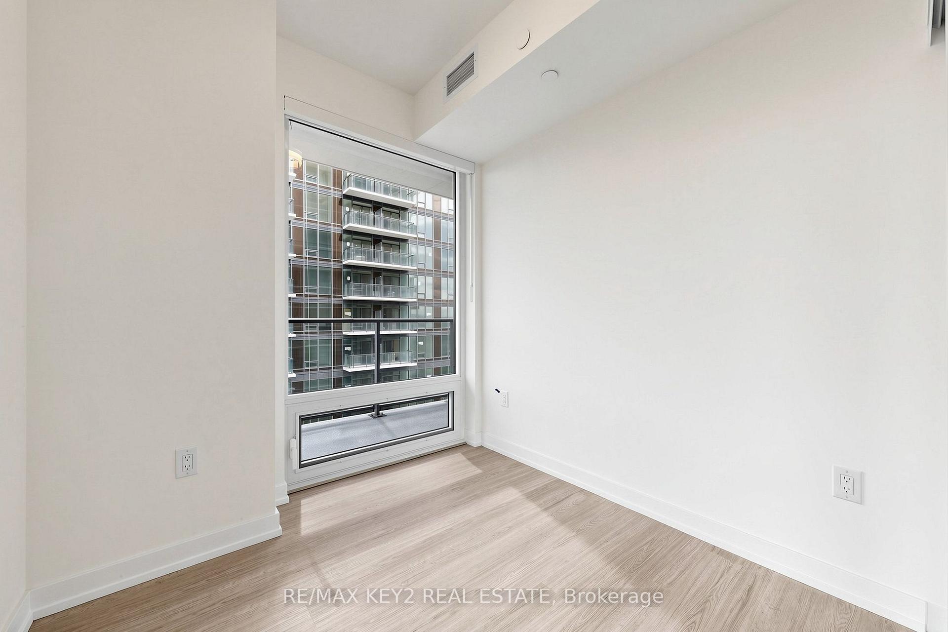 Photo 13 of Unit 2004, 4010 Eglinton Avenue W, Etobicoke, Humber Heights — HOMEH