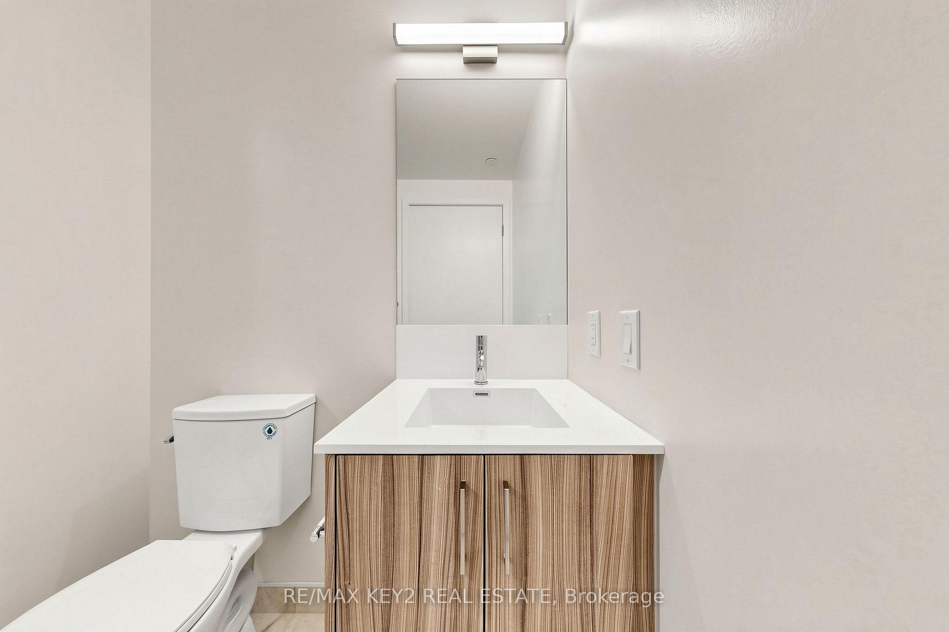Photo 18 of Unit 2004, 4010 Eglinton Avenue W, Etobicoke, Humber Heights — HOMEH