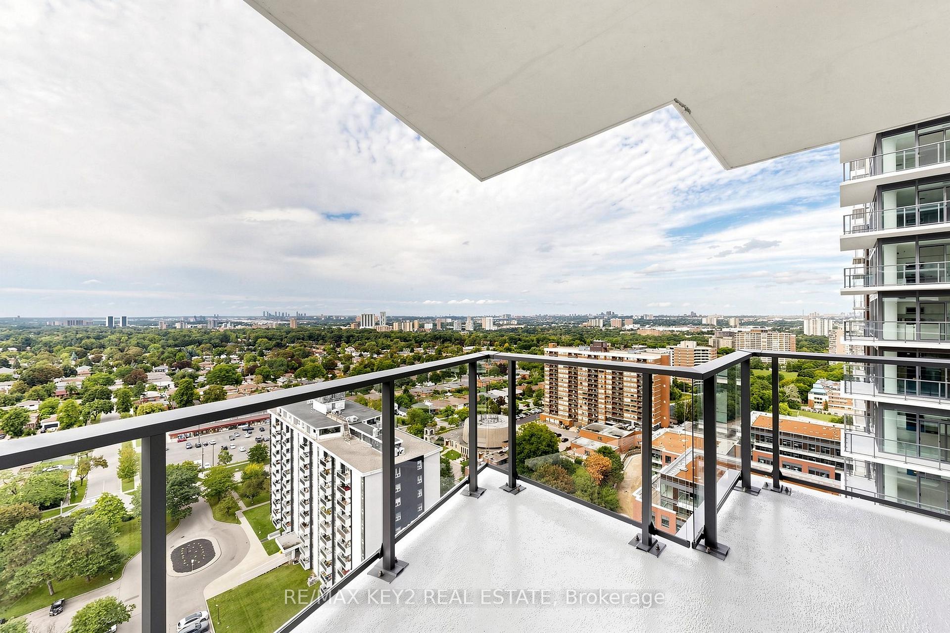 Photo 20 of Unit 2004, 4010 Eglinton Avenue W, Etobicoke, Humber Heights — HOMEH