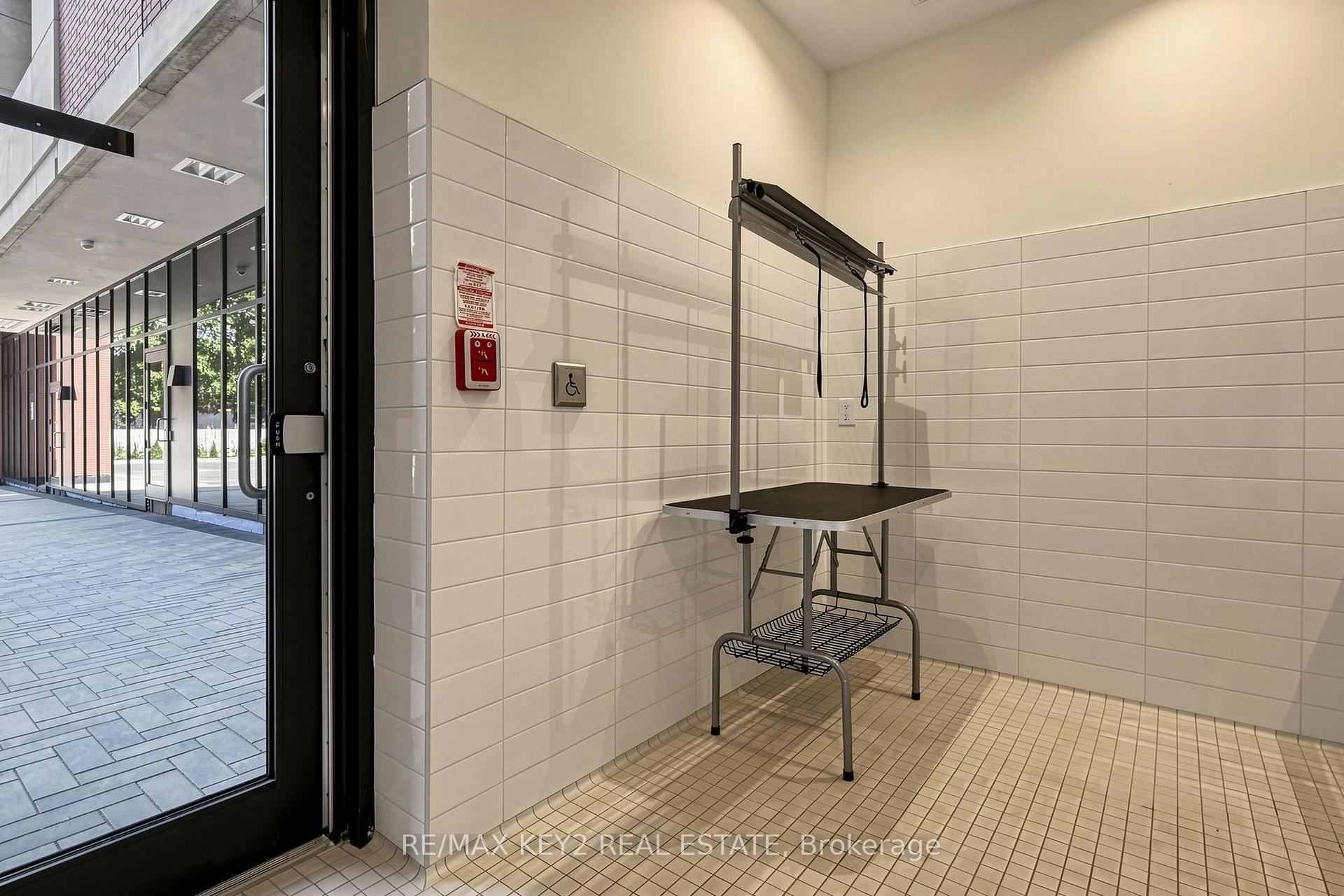 Photo 33 of Unit 2004, 4010 Eglinton Avenue W, Etobicoke, Humber Heights — HOMEH