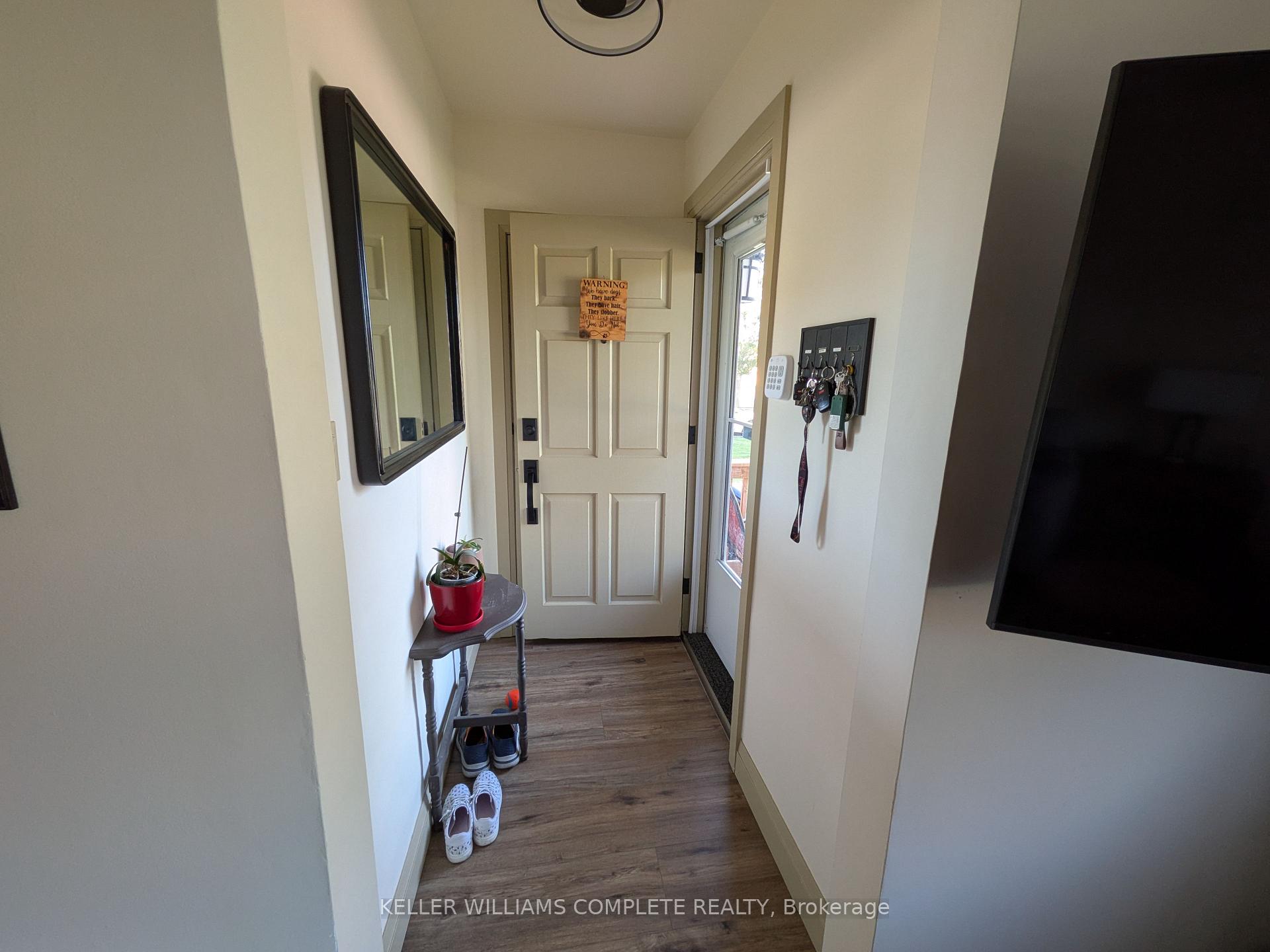 Photo 2 of 487 Scholfield Street N, Welland, Welland Downtown — HOMEH