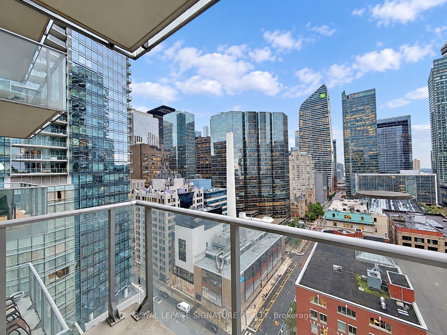 Photo 8 of Unit 1809, 126 Simcoe Street, Toronto, Waterfront Communities — HOMEH
