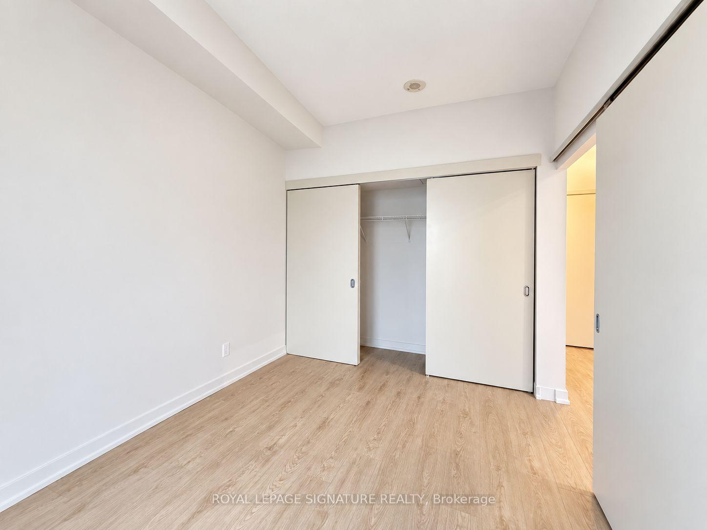 Photo 11 of Unit 1809, 126 Simcoe Street, Toronto, Waterfront Communities — HOMEH