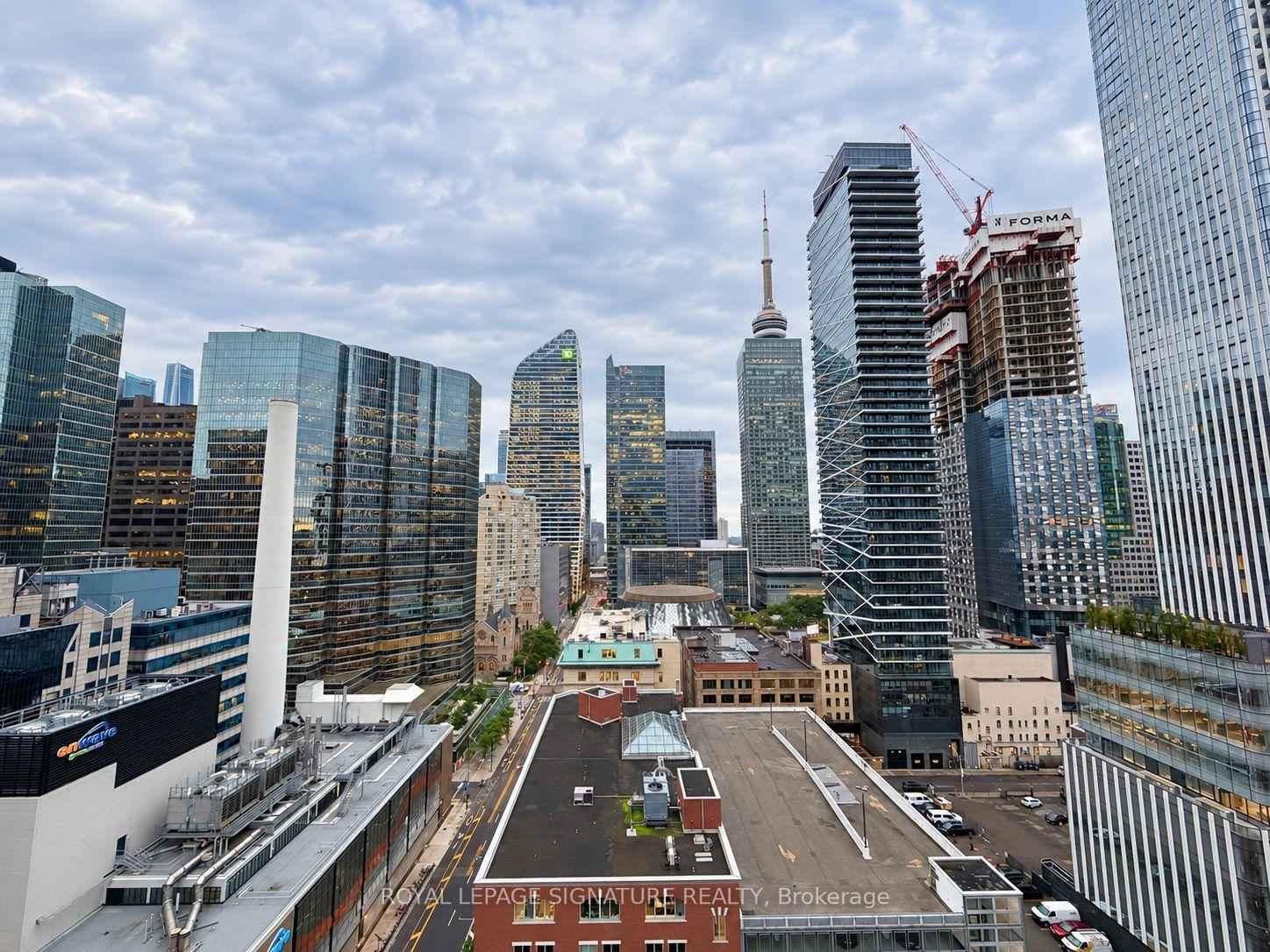 Photo 13 of Unit 1809, 126 Simcoe Street, Toronto, Waterfront Communities — HOMEH